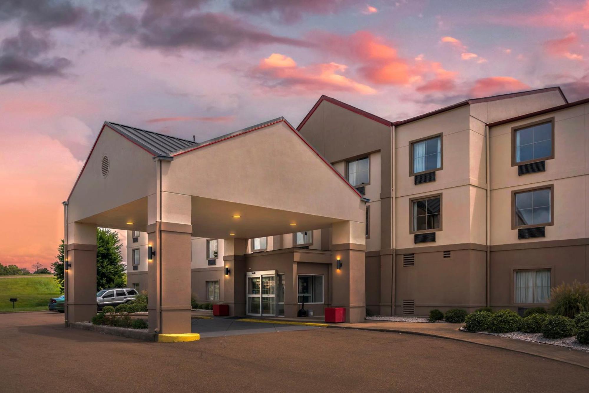 Red Roof Inn & Suites Vicksburg Buitenkant foto